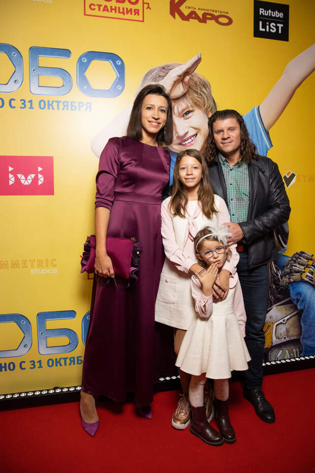 Женаты, с детьми: Катерина Шпица, Михаил Башкатов и Анна Большова