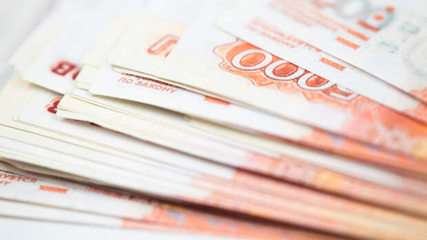 Средняя зарплата в России выросла почти вдвое за пять лет