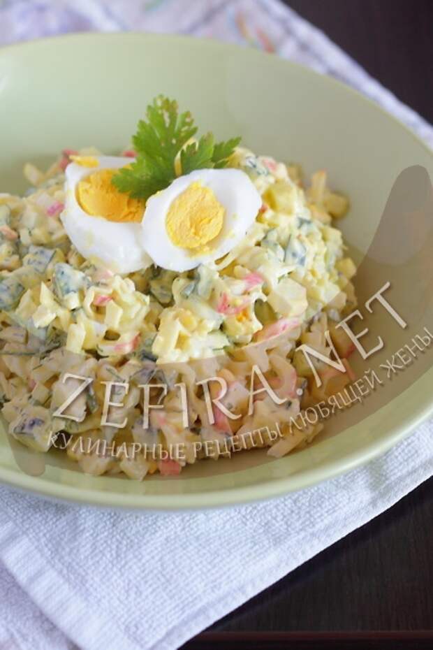 http://zefira.net/salat-s-krabovymi-palochkami-i-syrom/