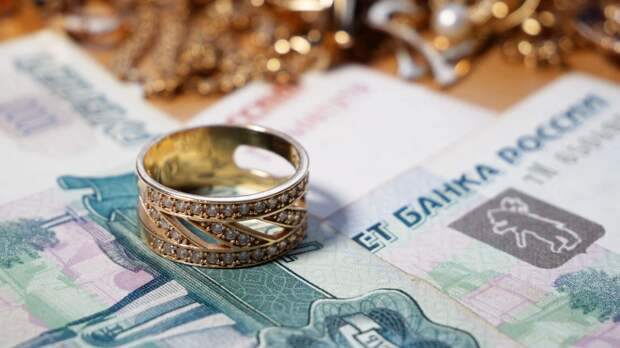 Житель Нового Уренгоя выставил на продажу средневековый перстень