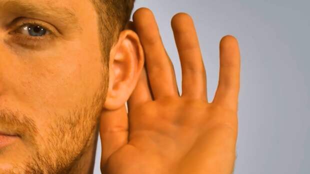 Люди могут "говорить ушами": ученые сделали необычные открытия