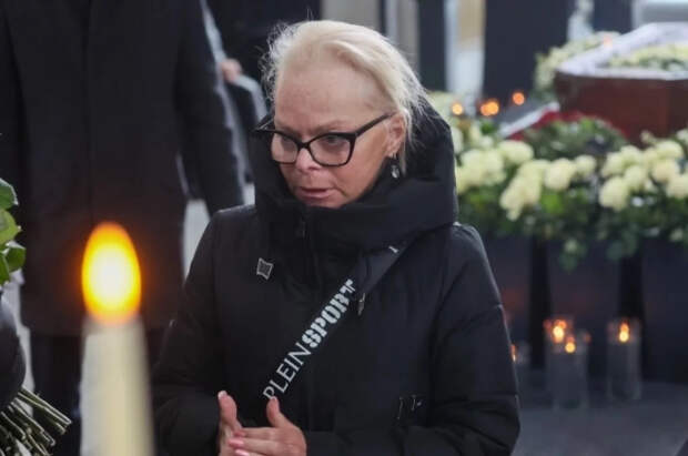 Эксперт объяснил странный выход Долиной на публику впервые после скандала