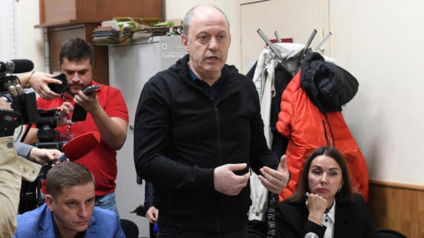 Митволь оспаривает в Конституционном суде взыскание ущерба по уголовному делу