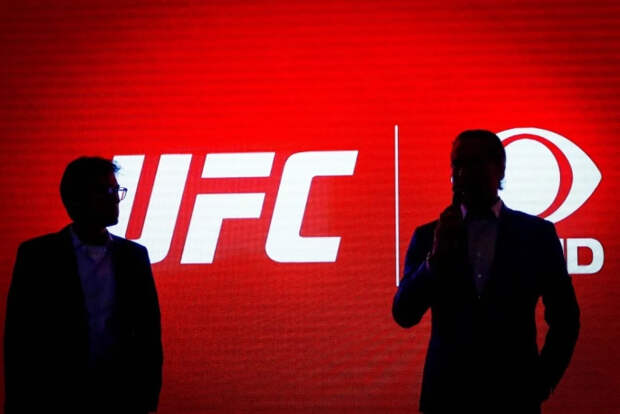 Россиянин Евлоев победил в главном бою турнира UFC