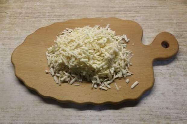 Пирог с грибами и плавленым сыром в духовке. Этап: 9