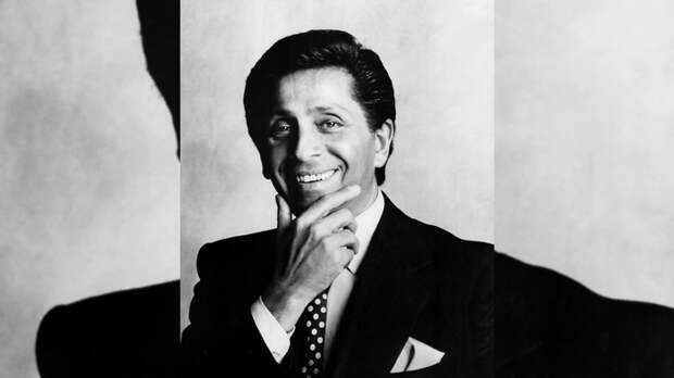 Кино, шипы и парфюм. Чем прославился скончавшийся модельер Валентино Гарвани