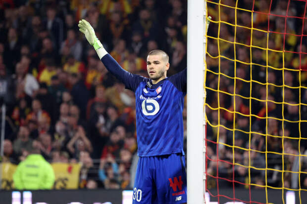 GFFN: вратарь Шевалье может потерять место в сборной Франции из-за Сафонова