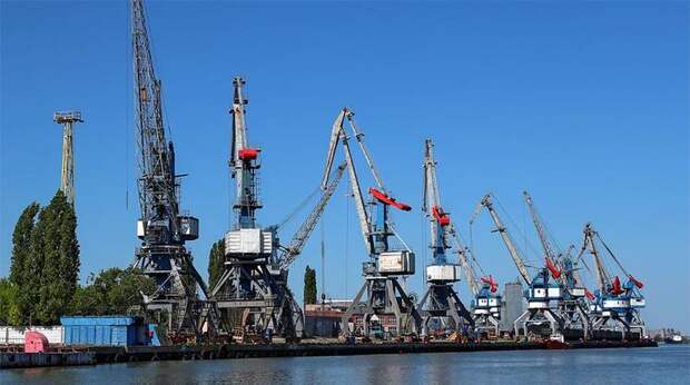 Кому «Родные поля»?