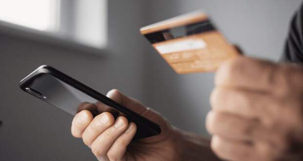 Неожиданное списание: когда банк вправе взять деньги без вашего ведома, а когда это незаконно