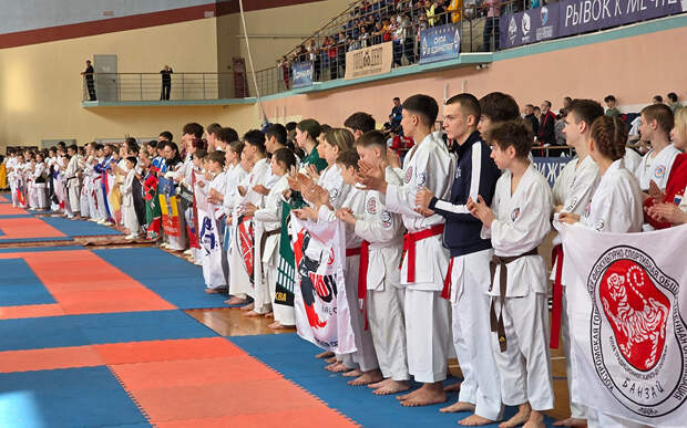 В Академии единоборств проходят соревнования памяти Героя России