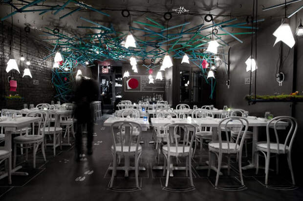 19 самых концептуальных ресторанов в мире.  В интерьерах: кости, шарниры, линии  и советские ковры