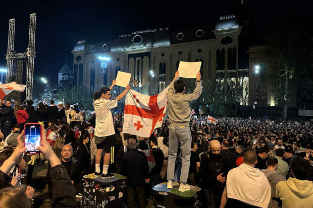 Протестующие в Тбилиси дали властям один час на отзыв закона об иноагентах