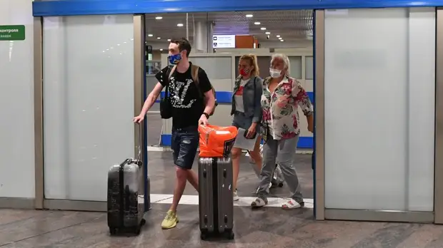 «Перевозчики готовы увеличить количество рейсов»: в Росавиации сформировали штаб по вывозу россиян из Турции