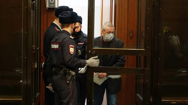 Адвокат заявил, что Ефремов не убеждал свидетелей давать ложные показания