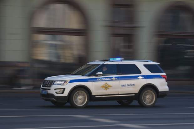 В Санкт-Петербурге нетрезвый мужчина с молотком устроил дебош в автобусе