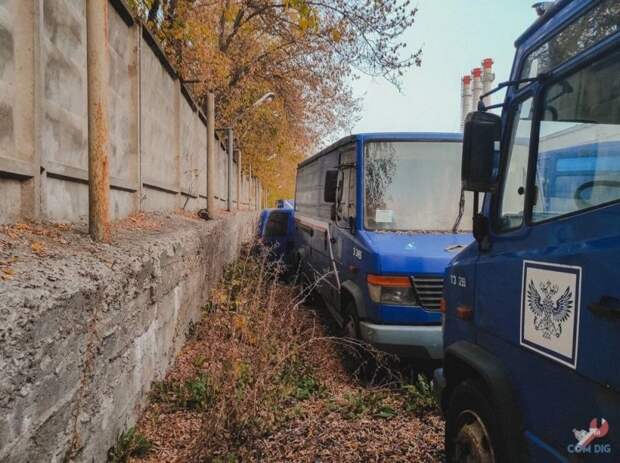 Отстойник списанных автомобилей «Почты России» в Москве
