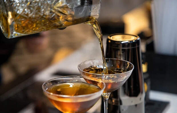 Нарколог Перминова рассказала, почему нельзя совмещать алкоголь и приём лекарств