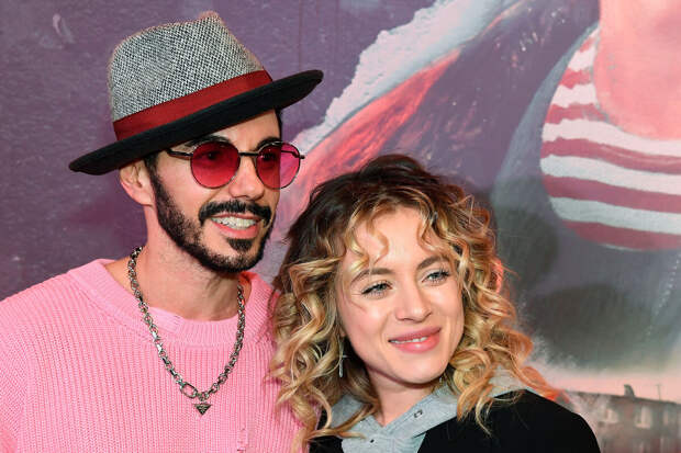 "СтарХит": шоумен Тимур Родригез поцеловал Екатерину Кабак на отдыхе в Турции