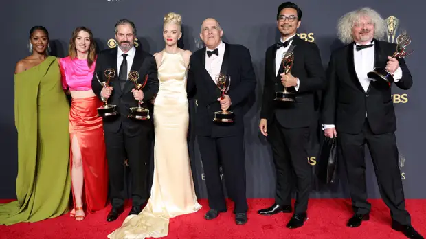 Корона и королева: названы лауреаты премии «Эмми» за 2021 год