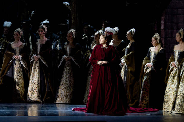 Сцена из оперы «Анна Болейн», в роли Анны Болейн – Хибла Герзмава