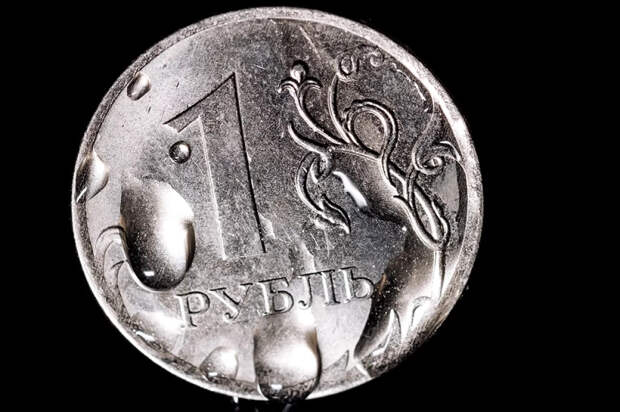 Эксперты оценили перспективы рубля на фоне дорогой нефти