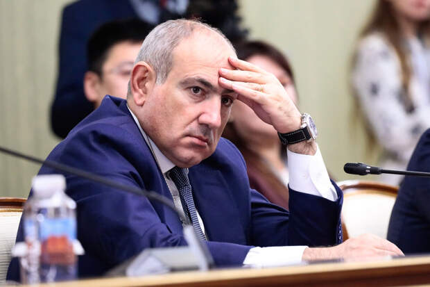 Пашинян попросил прощения у женщины и ее сына, на которых накричал в метро