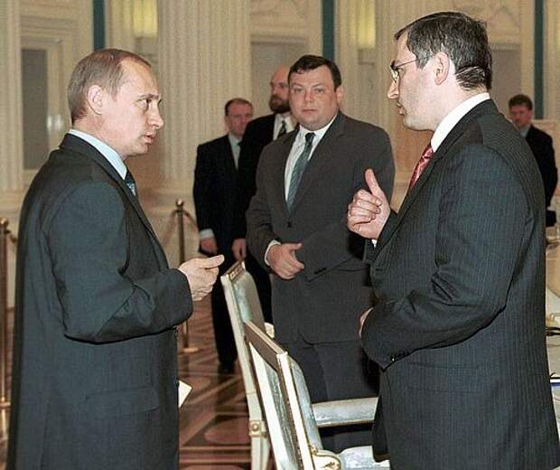 http://yuriblog.ru/wp-content/uploads/2011/08/%D0%A5%D0%BE%D0%B4%D0%BE%D1%80%D0%BA%D0%BE%D0%B2%D1%81%D0%BA%D0%B8%D0%B9-%D0%B8-%D0%9F%D1%83%D1%82%D0%B8%D0%BD.jpg