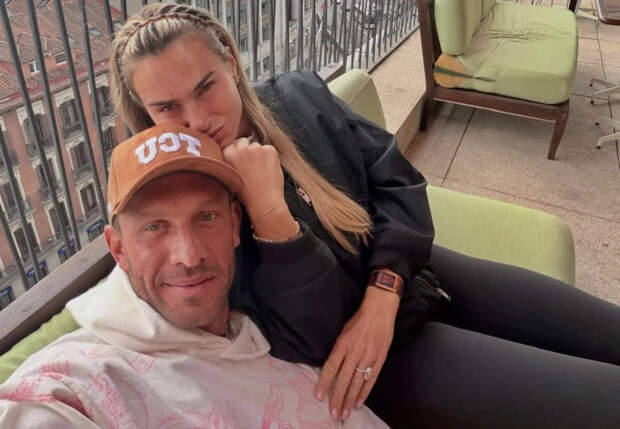 Первая ракетка мира Арина Соболенко показала новое фото с женихом из Мадрида