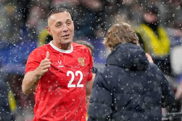 Форвард "Акрона" Дзюба назвал цирком решение отменить его гол Акинфееву