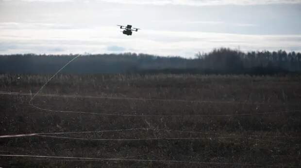 Против украинских FPV-дронов на оптоволокне средства РЭБ будут бесполезны: нужны дробовики – много