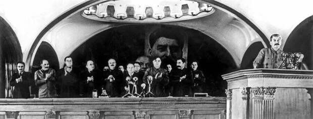 Щербаков (третий слева) среди руководства СССР. Архивное фото