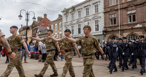 Вся угрожающая России британская армия уместится на одном стадионе в Москве