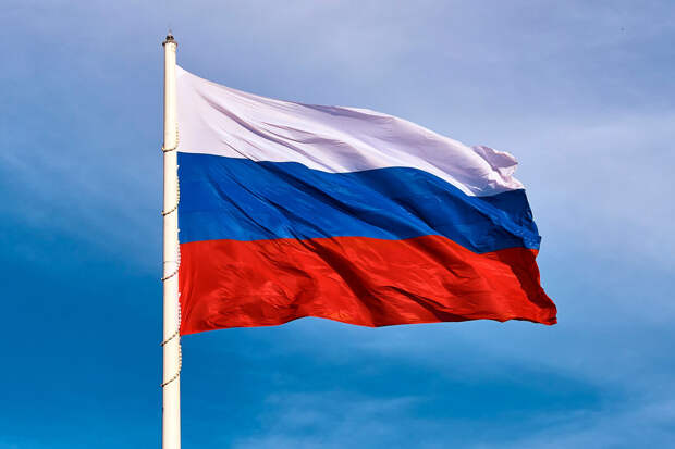 Мэр болгарского города Дангов поднял 9 мая флаг РФ и включил "Священную войну"