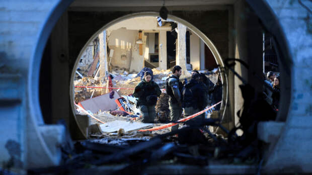 Сотни человек пропали после удара баллистической ракеты Ирана по Израилю