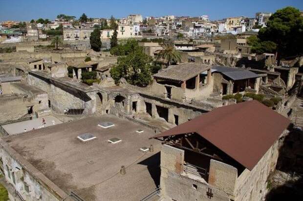 Геркуланум – малоизвестный сосед города Помпеи (11 фото)