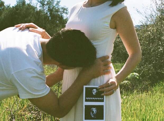 Актер Тейлор Лотнер объявил о беременности жены