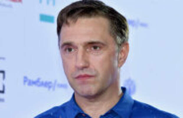 Шоу-бизнес: Увёл невесту у родного дяди, а когда она его бросила, женился на однокласснице: С кем нашел счастье Владимир Вдовиченков