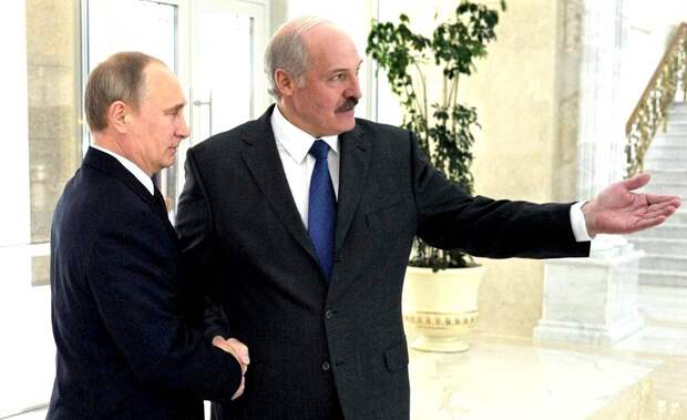 Российский политолог: Лукашенко тащит Путина за собой на дно Российский политолог: Лукашенко тащит Путина за собой на дно