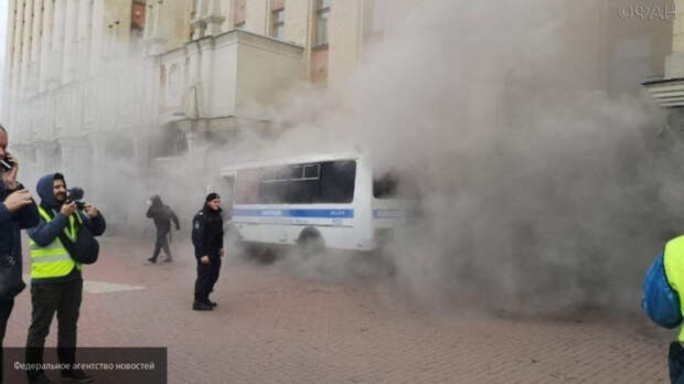 Депутат Носов назвал митинг Навального накануне Дня Знаний "подлой манипуляцией"