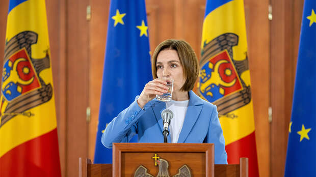 Додон обвинил Санду в шантаже ЕС идеей объединения с Румынией