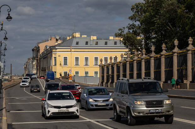 Автолюбители в Санкт-Петербурге все чаще пользуются детейлингом