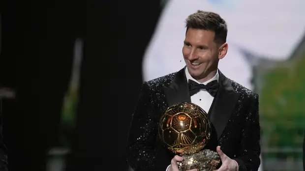 Роналду намекнул на то, что Месси незаслуженно выиграл «Золотой мяч»