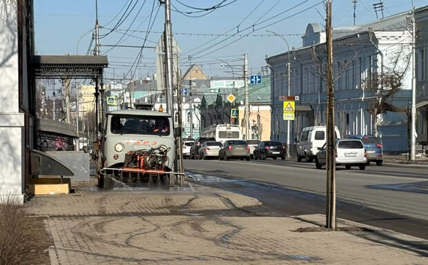 В Рязани коммунальщики перешли к активной весенней уборке