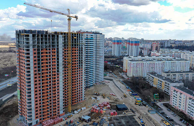 В РФ продолжает увеличиваться разрыв цен на первичном и вторичном рынках жилья