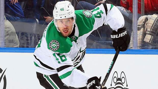 Россиянин Любушкин подрался с американским нападающим «Вашингтона» в матче НХЛ