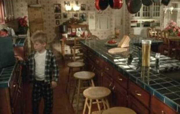 Как изменился дом Маккалистеров из фильма "Один дома" 