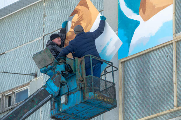 Панно разместили на фасаде Иркутской областной инфекционной больницы в знак благодарности врачам