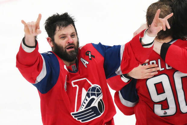 "Локомотив" расторг и заключил новое соглашение с Радуловым