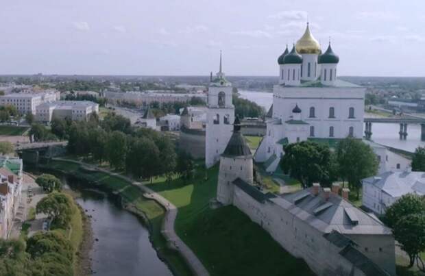 В Пскове представили мультимедийный спектакль о военной истории города