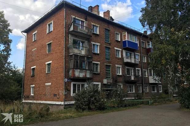 Двор, из которого преступник увёл девочек на глазах соседей. Фото: Ульяна СКОЙБЕДА
